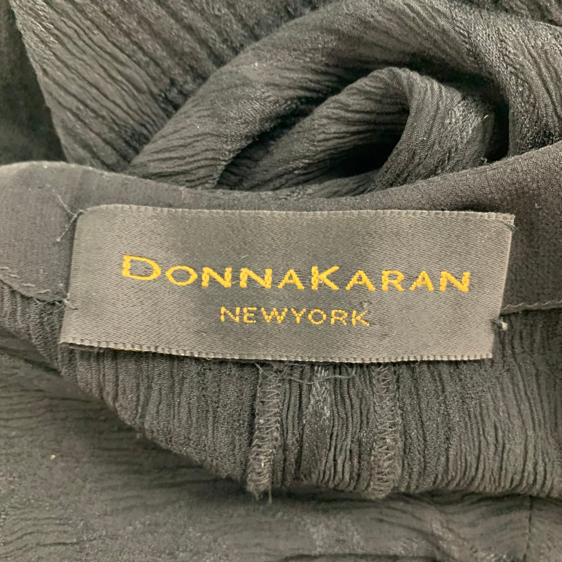 DONNA KARAN  Text on TEXTILES