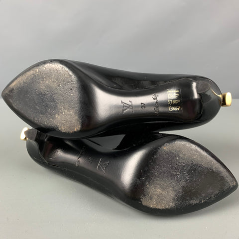LOUIS VUITTON Size 7 Black Patent Leather Pumps