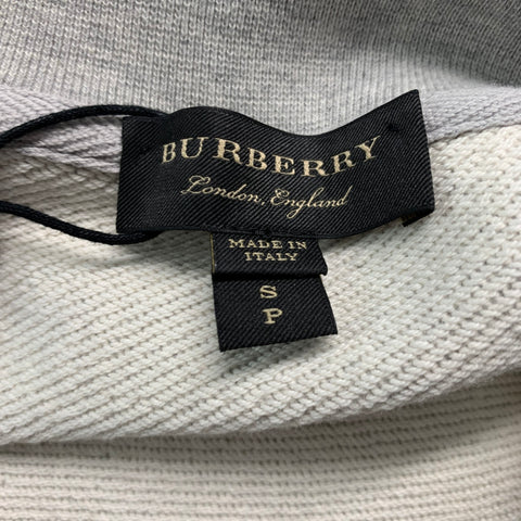 BURBERRY Taille S Pull court uni en coton gris