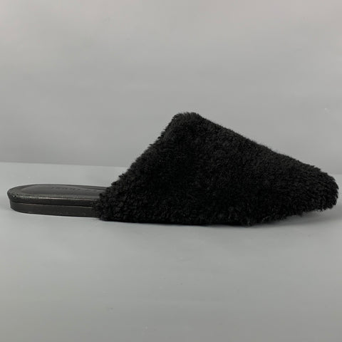JENNI KAYNE Mules planos de piel de oveja negra talla 7