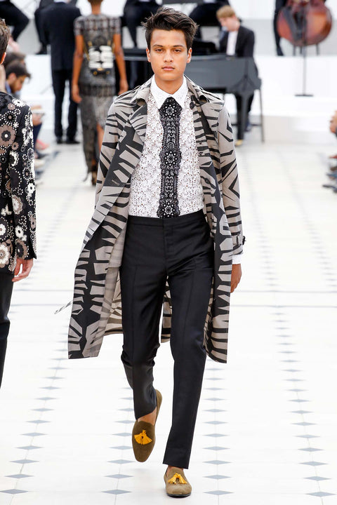 BURBERRY PRORSUM Spring-Summer 16 Size 38 Grey & Black Print Silk / Wool Belted Trenchcoat