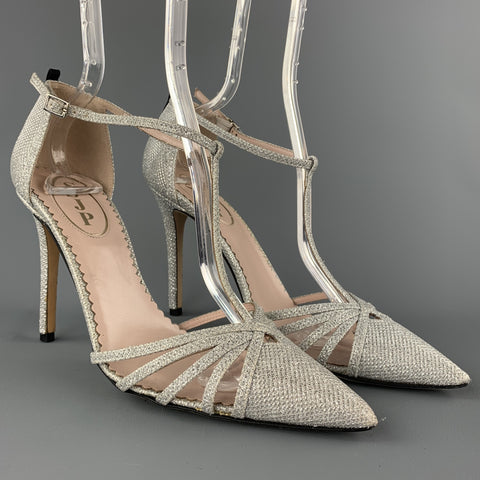 SJP Talla 9 Zapatos de tacón Carrie con correa en T de tela metálica plateada