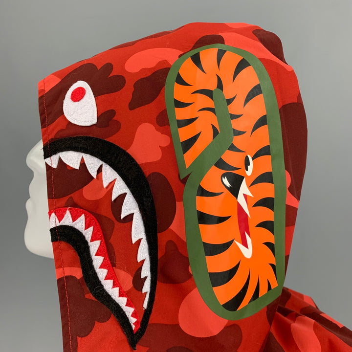 A BATHING APE Chaqueta Nylon Camuflaje Rojo Burdeos Talla S