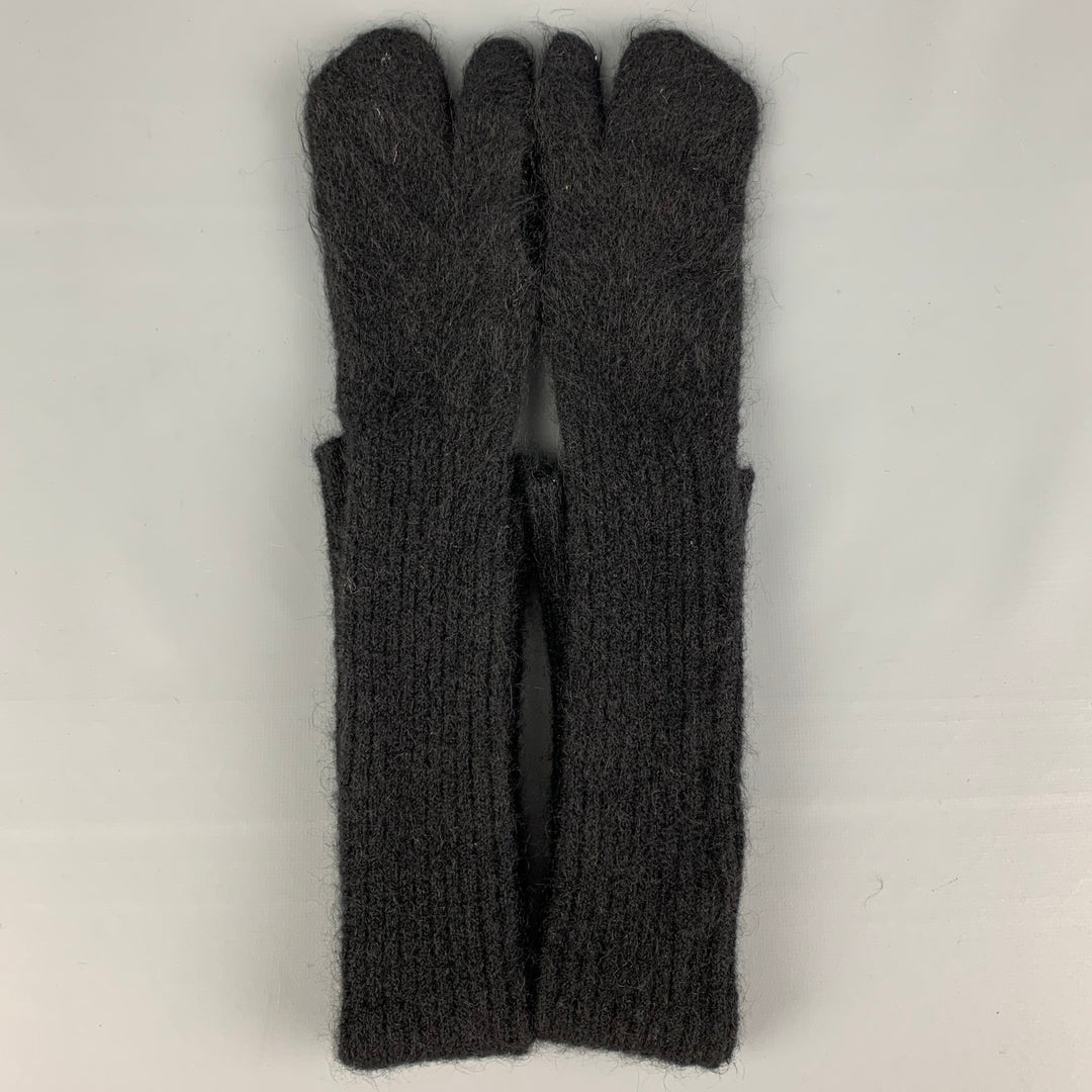 MM6 MAISON MARGIELA Black Knitted Wool Blend Long Tabi Gloves