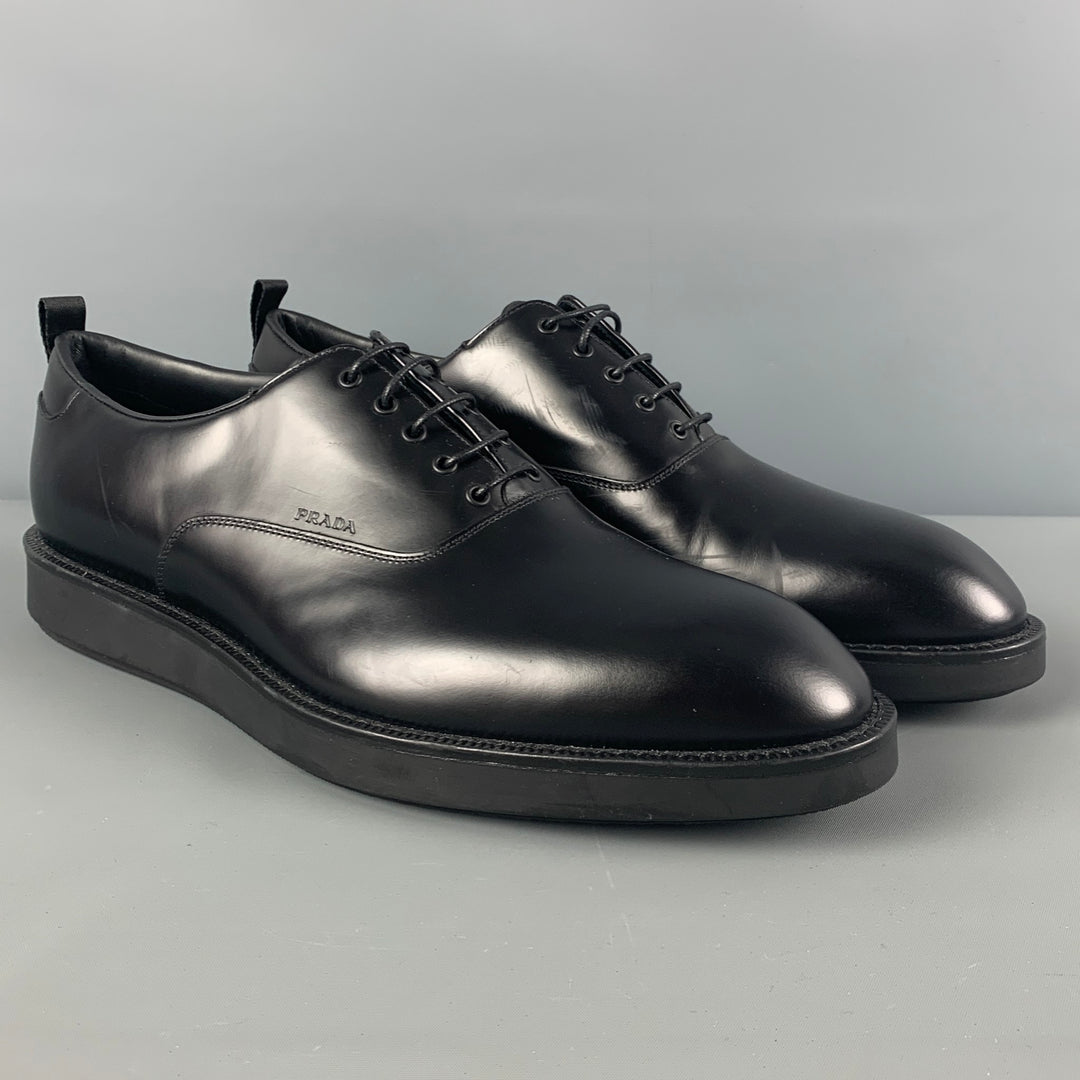 PRADA Taille 11 Chaussures à lacets en cuir noir