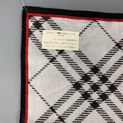 BURBERRY LONDON White & Black Plaid Cotton Pocket Square