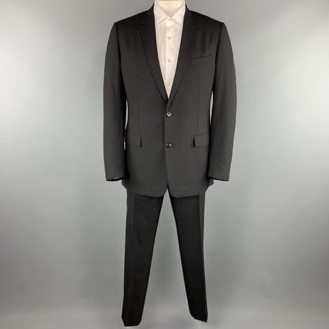 DIOR HOMME Taille 44 Costume à deux boutons en laine vierge noire à revers cranté