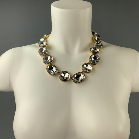 JUICY COUTURE Collar de piedras preciosas grandes en tono dorado