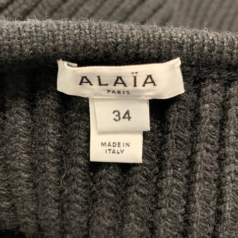 ALAIA Talla 2 Pantalones cortos de talle alto en mezcla de lana negra