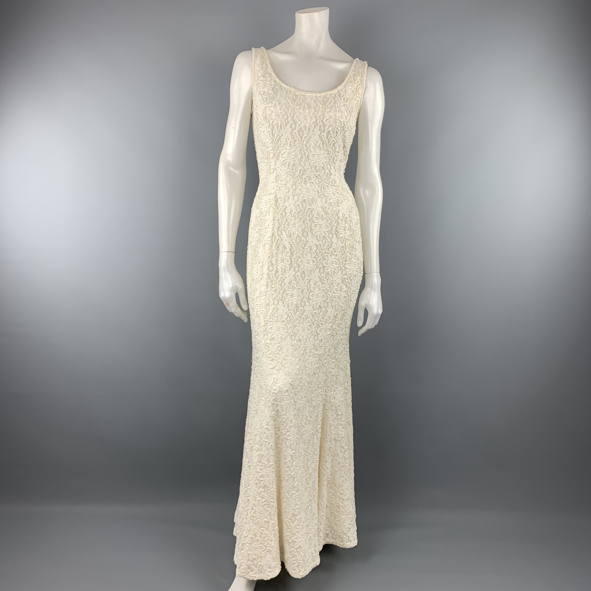 CARMEN MARC VALVO Size 4 Cream Beaded Lace Overlay Sleeveless Gown – Sui Generis Designer Consignment