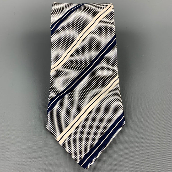 ERMENEGILDO ZEGNA Cravate en soie à rayures diagonales bleu marine et blanche