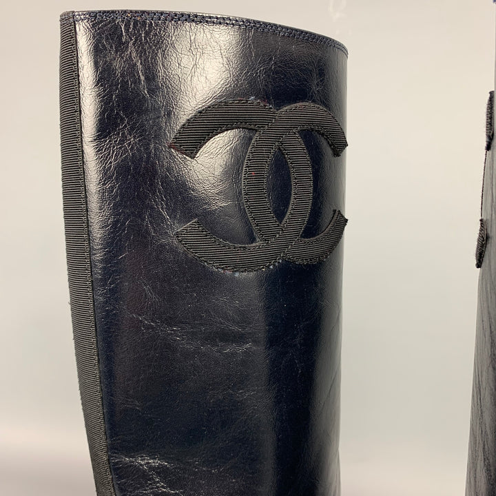 CHANEL Size 8.5 Midnight Blue Crackled Leather Riding Pull On CC Boots