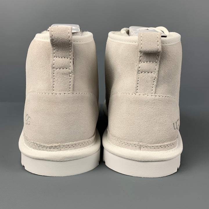 UGG Size 10 White Suede Lace Up Chukka Boots