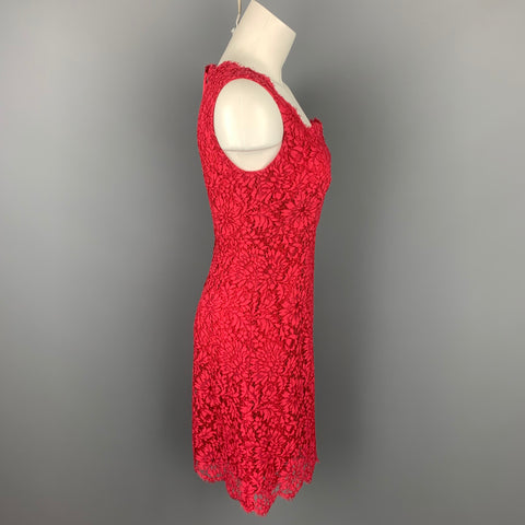 DOLCE &amp; GABBANA Taille 4 Robe de cocktail doublée de soie et dentelle rouge