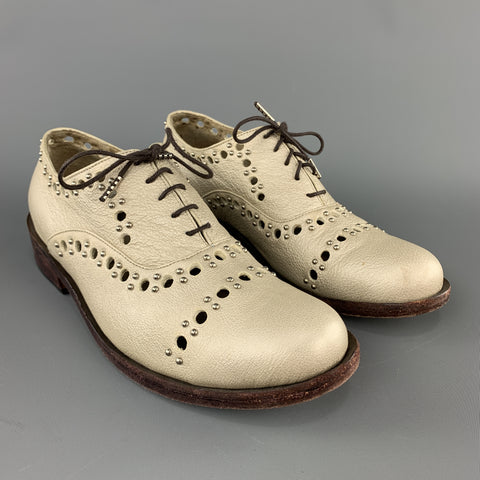 CALLEEN CORDERO Talla 7.5 Zapatos brogue de cuero con tachuelas perforadas metálicas doradas