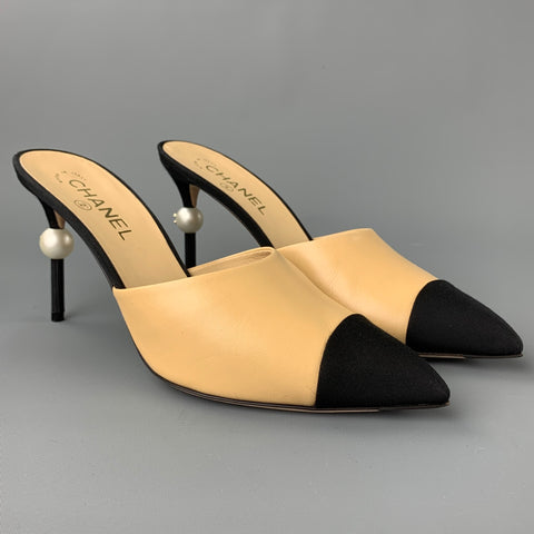 CHANEL Size 11 Beige & Black Two Toned Grosgrain Leather Pearl CC Heel Pumps