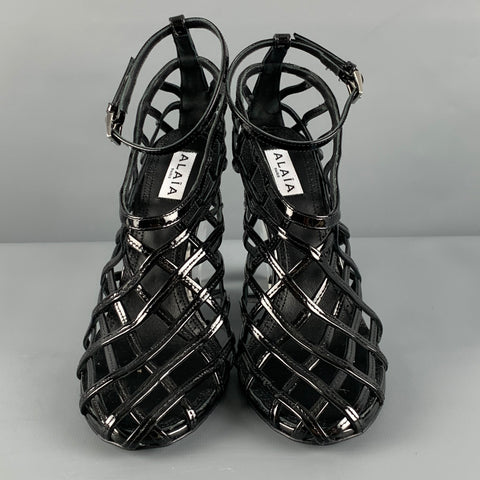 ALAIA Sandalias de cuña de charol enjaulado negro talla 7