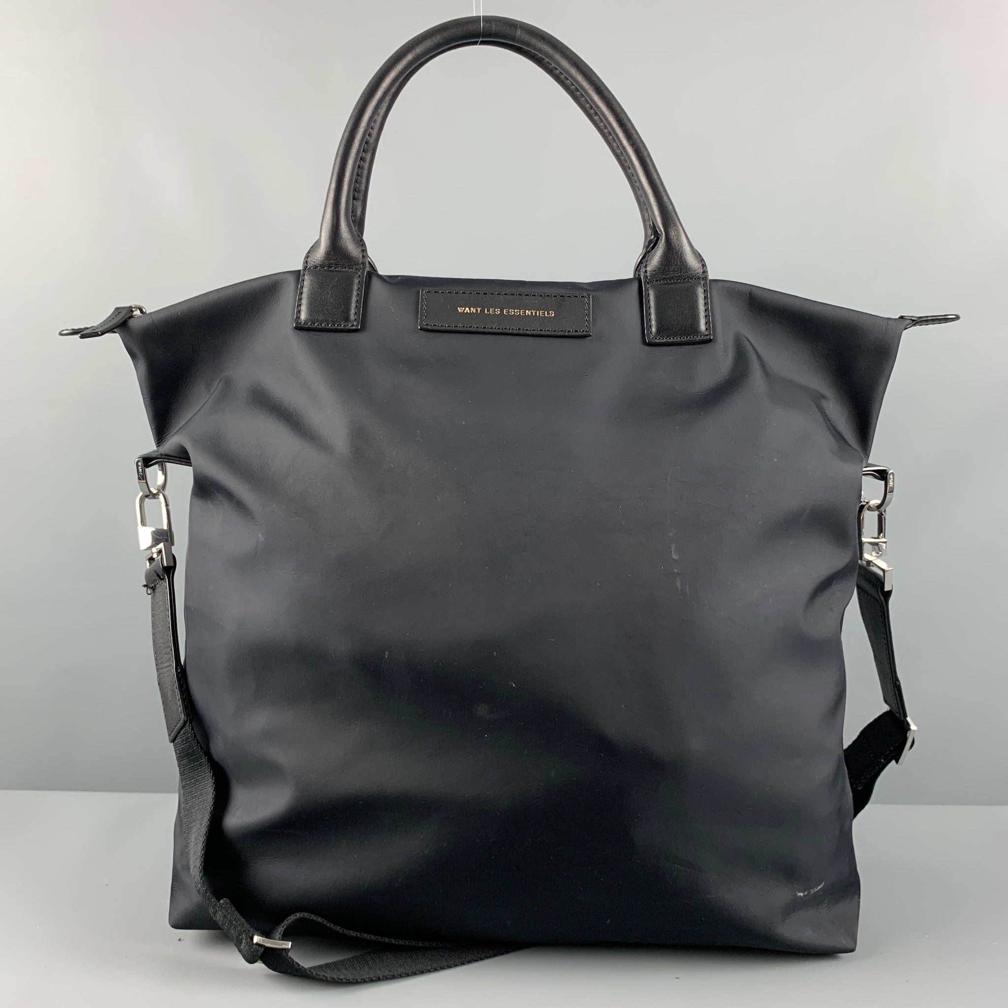 WANT LES ESSENTIELS ブラックレザーショルダーバッグ WANT Les