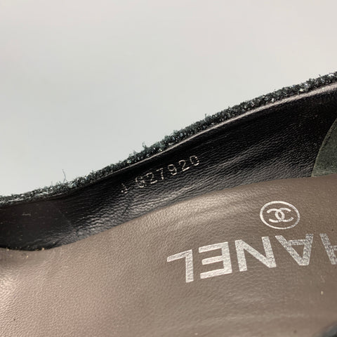 CHANEL Talla 7 Zapatos de tacón con textura brillante color carbón y gris