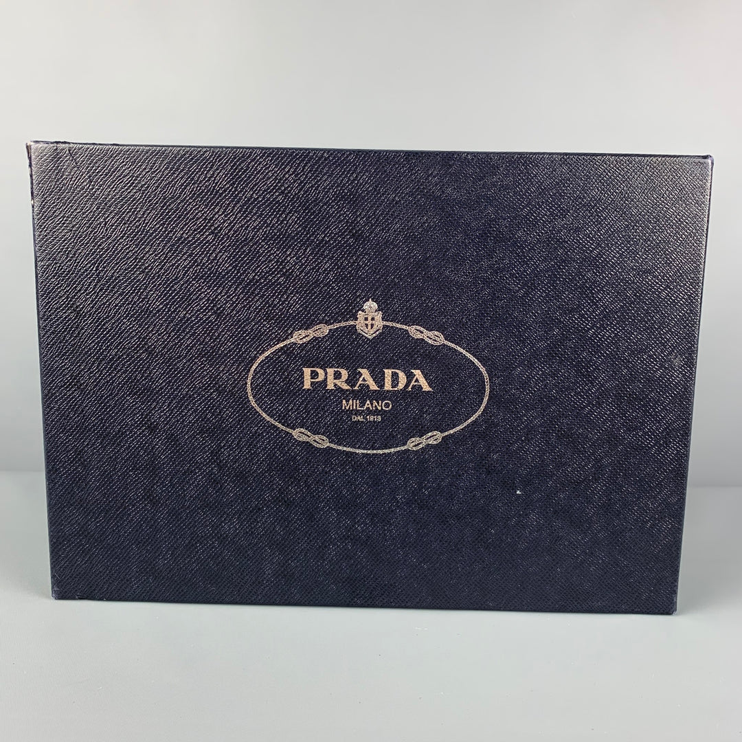 PRADA Taille 11.5 Chaussures à lacets en cuir perforé noir Wingtip