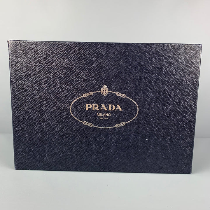 PRADA Talla 11.5 Zapatos con cordones y punta de ala de cuero perforado negro