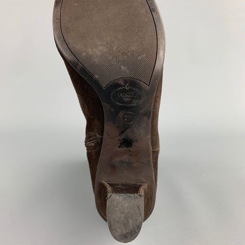 PRADA Talla 9.5 Botines de ante marrón