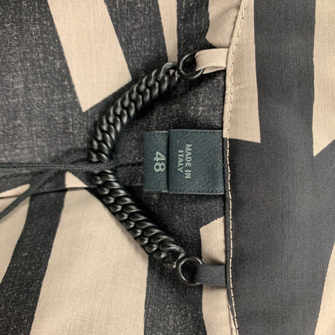 BURBERRY PRORSUM Printemps-Été 16 Taille 38 Trench ceinturé en soie/laine imprimé gris et noir