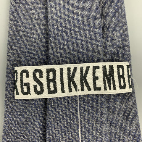 DIRK BIKKEMBERGS Cravate à chevrons en coton bleu marine