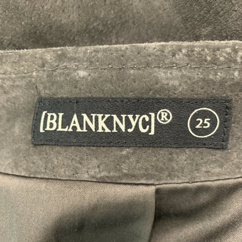 BLANKNYC Talla 25 Minifalda acampanada de ante gris