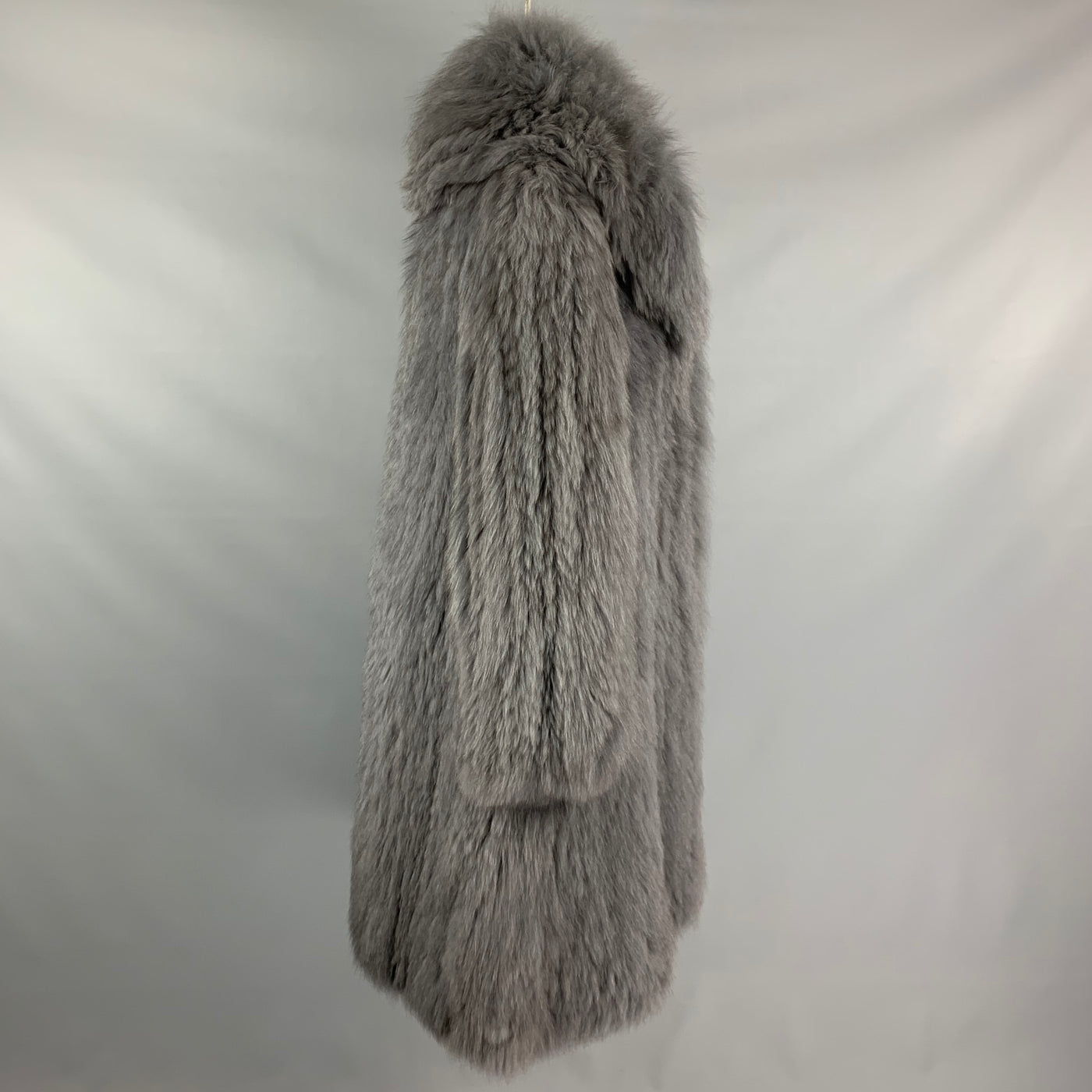 MUSEE D'UJI Size L Grey Knitted Fur Long Coat