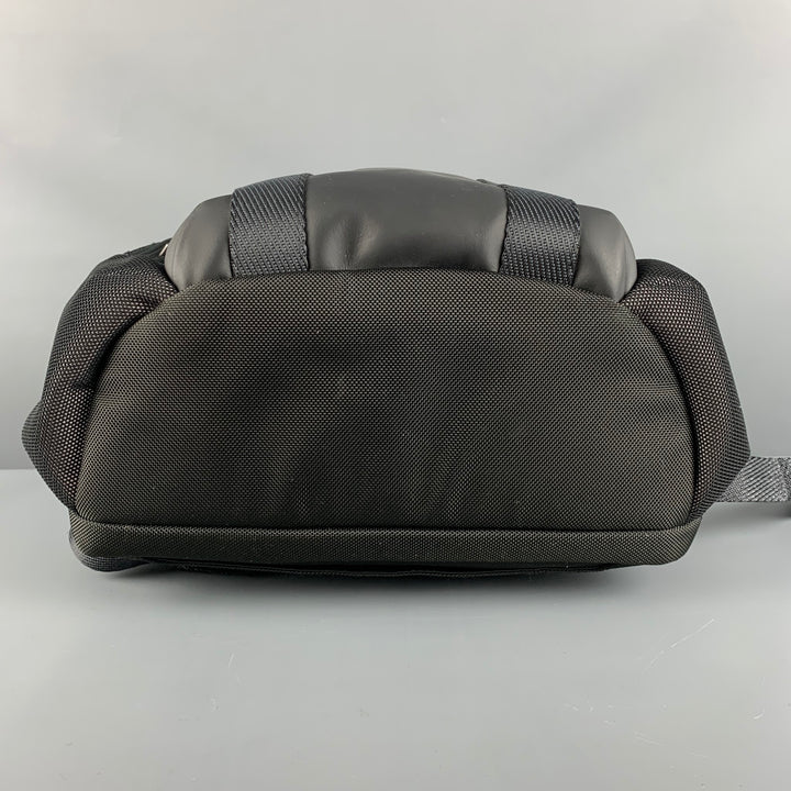 TUMI Mochilas de malla de materiales mixtos en blanco y negro