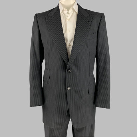 TOM FORD Taille 48 Costume long à revers en laine à fines rayures noires et grises