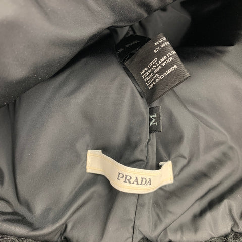 PRADA Taille M Bonnet cousu en fourrure d'agneau persan texturé noir