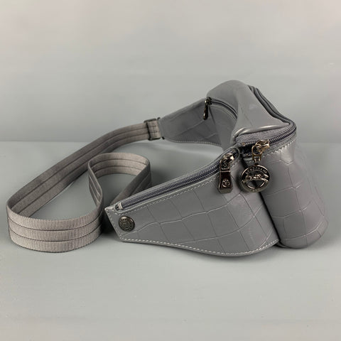 Riñonera LONGCHAMP de piel repujada gris