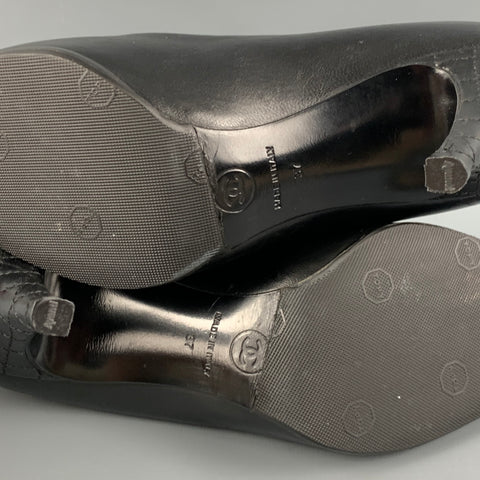 CHANEL Size 7 Black Leather Pointed Toe Pumps
